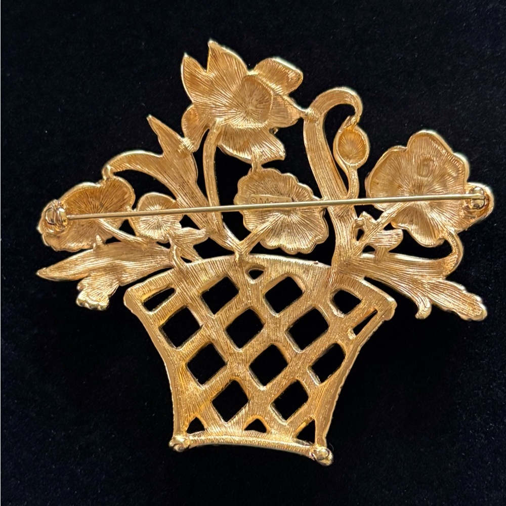 Vintage Monet Gold Basket Brooch with Flowers - Picture 5 of 6